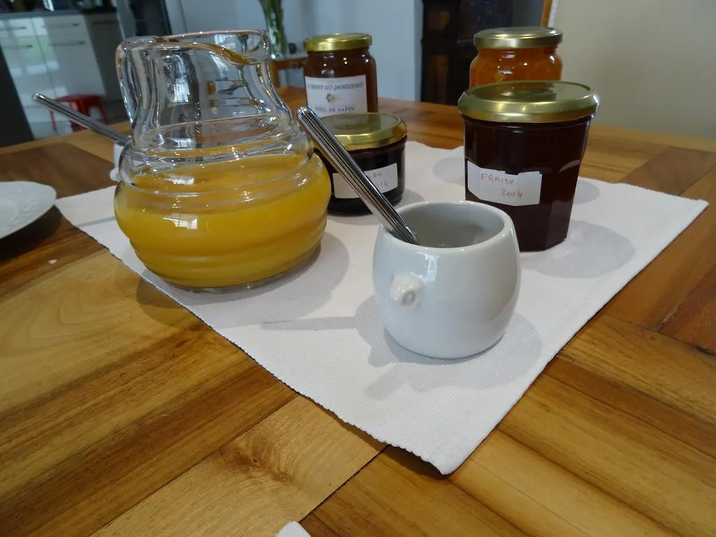 Une Chambre En Ville Savigneux  Bed & Breakfast Savigneux (Loire)